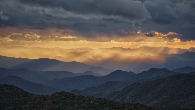 Mountain range sunset clouds cityscape #6 free wallpaper for desktop - medium preview image