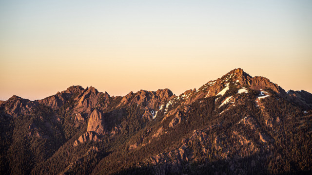 Mountain range sunset snow capped free wallpaper for desktop - medium preview image