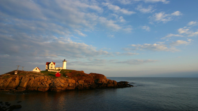 Island house lighthouse ocean clouds free wallpaper for desktop - medium preview image