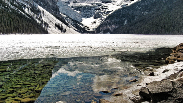 Mountain lake reflection shore rocks free wallpaper for desktop - medium preview image