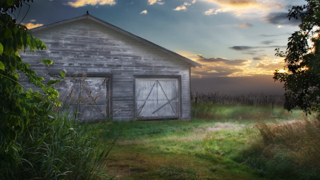 Barn broken door window sunset free wallpaper for desktop - medium preview image