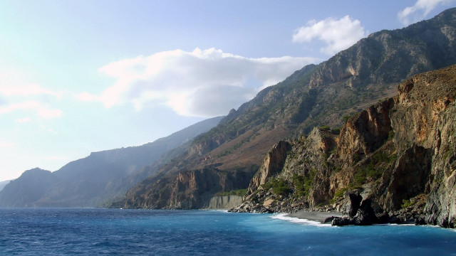 Mountain lake cliff clouds forest free wallpaper for desktop - medium preview image