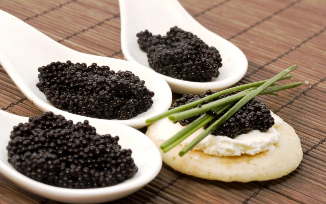 Three spoons black caviar bamboo free wallpaper for desktop - medium preview image