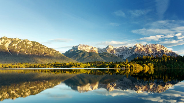 Mountain lake reflection trees sky free wallpaper for desktop - medium preview image