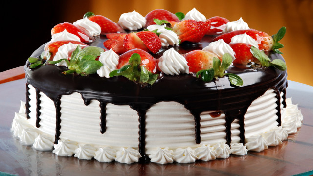 Chocolate cake strawberries chocolate drizzle free wallpaper for desktop - medium preview image