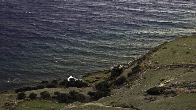 White house hill ocean grassy free wallpaper for desktop - medium preview image