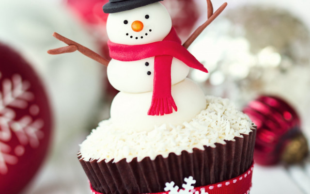 Cupcake snowman red scarf top free wallpaper for desktop - medium preview image