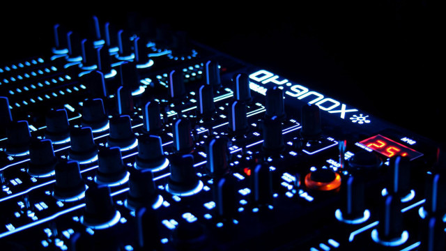 Dj controller clock neon sign free wallpaper for desktop - medium preview image