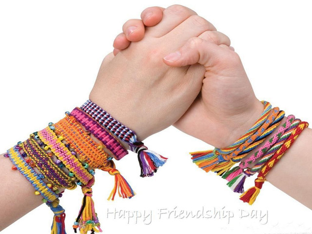 Happy friend day holding hands free wallpaper for desktop - medium preview image