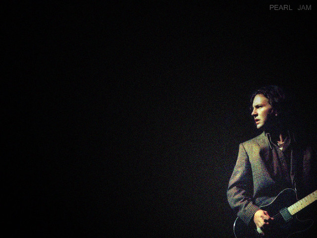 Man suit guitar dark microphone free wallpaper for desktop - medium preview image