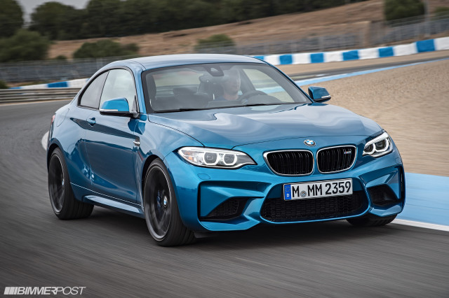 Blue bmw race track helmet free wallpaper for desktop - medium preview image