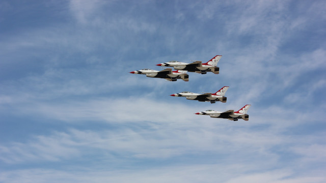 Four jets flying formation blue free wallpaper for desktop - medium preview image