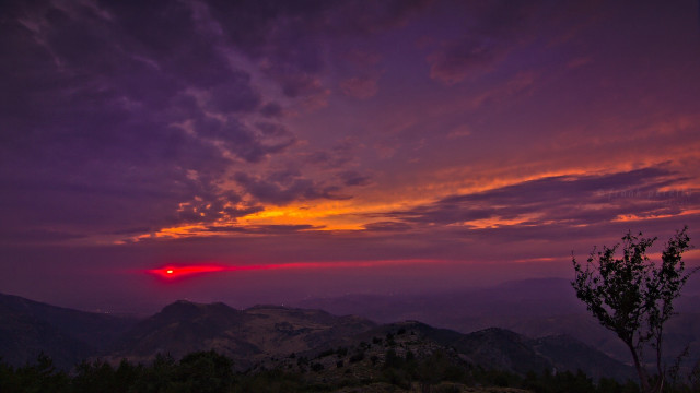 Sunset mountain range tree purple free wallpaper for desktop - medium preview image