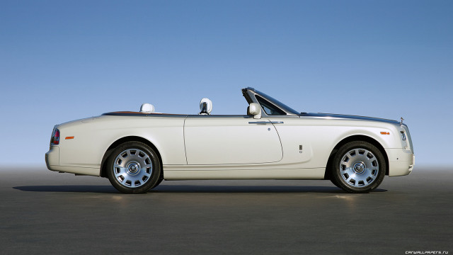 White rollsroyce convertible parkinglot sky free wallpaper for desktop - medium preview image