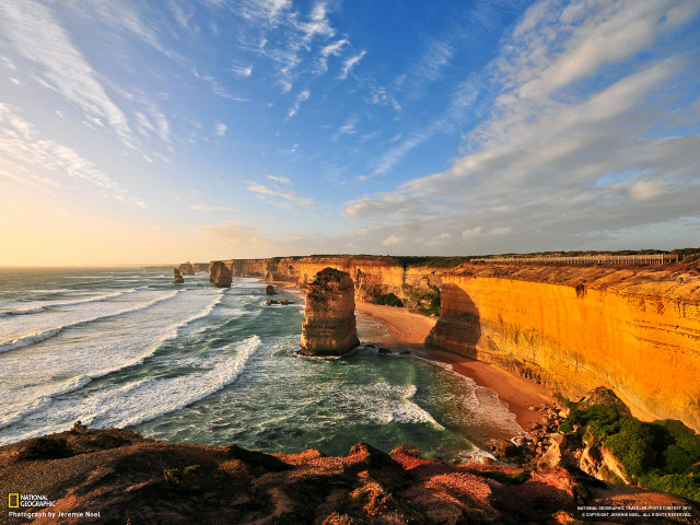 Cliff ocean view beach waves free wallpaper for desktop - medium preview image
