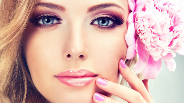 Woman flower pink manicure airbrush free wallpaper for desktop - medium preview image