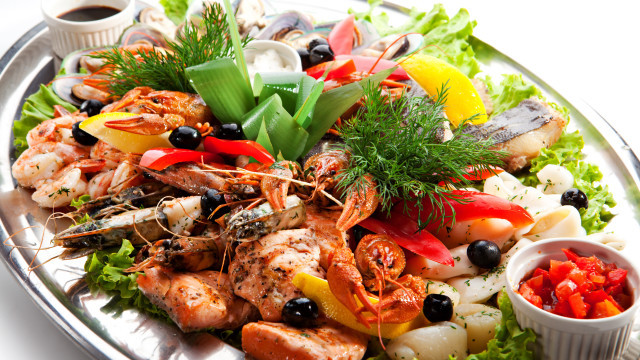 Shrimp vegetables dipping sauces food #2 free wallpaper for desktop - medium preview image