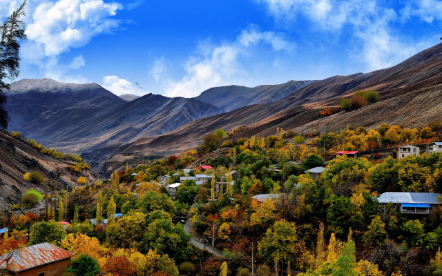 Mountain town autumn blue sky free wallpaper for desktop - medium preview image