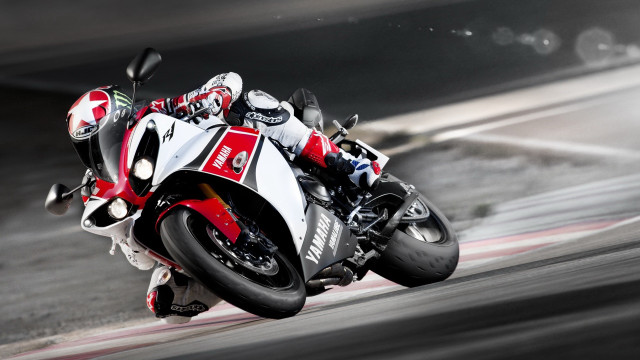 Motorcycle rider panfuturism jigsaw motionblur free wallpaper for desktop - medium preview image