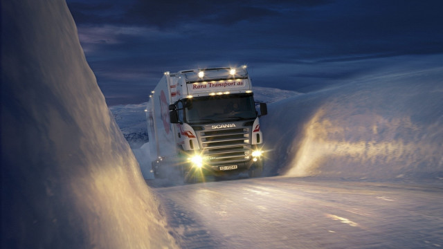 Snowy night truck horizon mountain free wallpaper for desktop - medium preview image