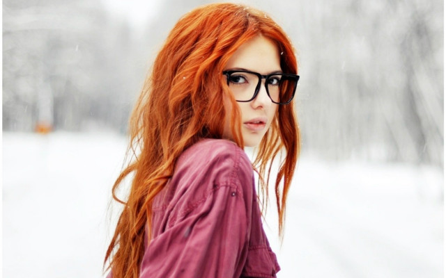 Eszter mattioni red hair snow free wallpaper for desktop - medium preview image