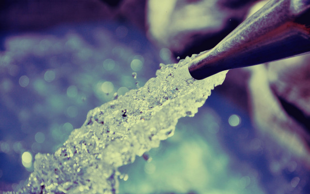 Faucet water bokeh night moon free wallpaper for desktop - medium preview image