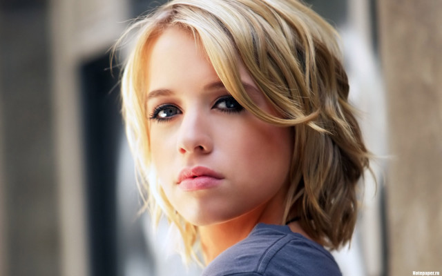 Blonde blue eyed serious portrait #3 free wallpaper for desktop - medium preview image