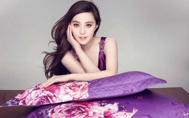 Woman purple pillow flower chenyifei free wallpaper for desktop - medium preview image