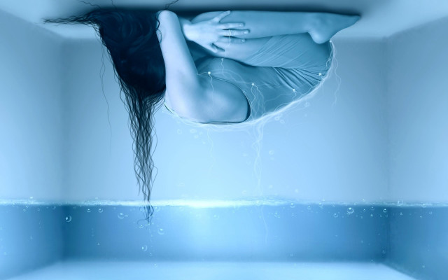 Woman floating water hair in free wallpaper for desktop - medium preview image