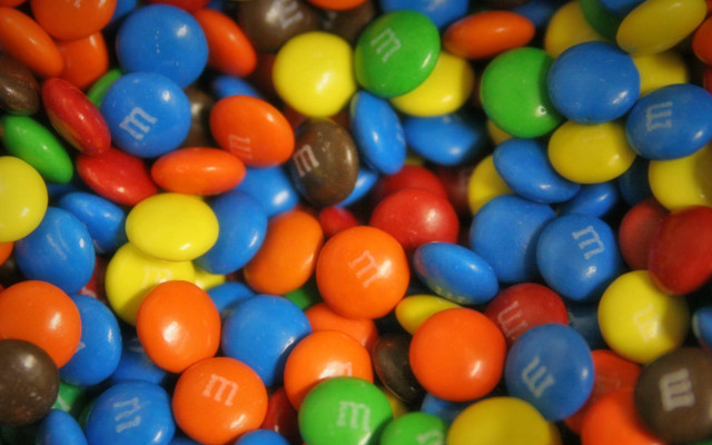 M and m candy colorful free wallpaper for desktop - medium preview image