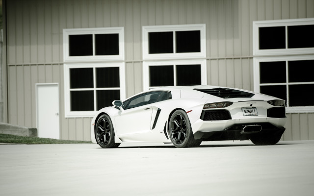 White sports car building windows #2 free wallpaper for desktop - medium preview image