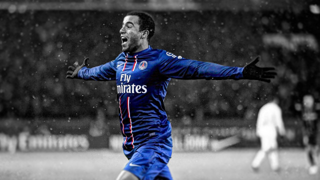 Celebrating goal rain moss aurora free wallpaper for desktop - medium preview image