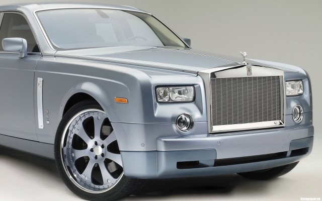 Silver rolls royce white room free wallpaper for desktop - medium preview image