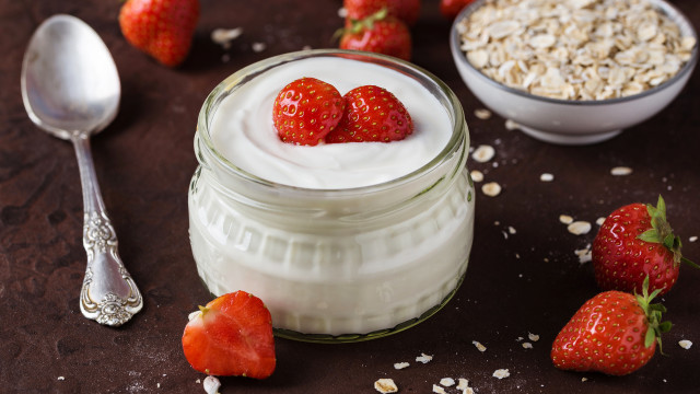 Yogurt strawberries food photography lyco free wallpaper for desktop - medium preview image