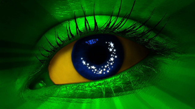 Green eye stars iris 3d free wallpaper for desktop - medium preview image