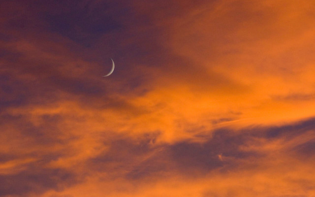 Crescent moon sunset pastel cityscape free wallpaper for desktop - medium preview image