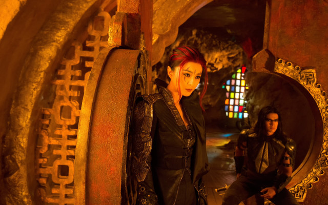 Woman doorway mirror cave fire free wallpaper for desktop - medium preview image