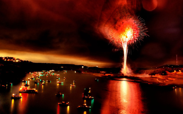 Fireworks water night boats urban free wallpaper for desktop - medium preview image