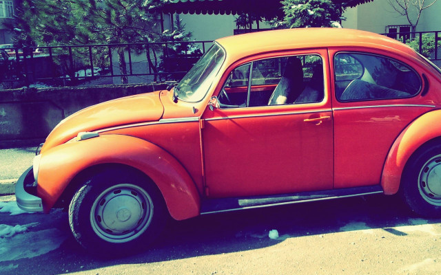 Red car vintage fence trees free wallpaper for desktop - medium preview image
