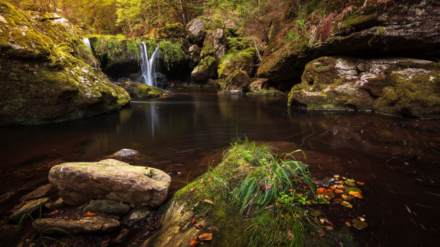 Small waterfall rocky stream forest free wallpaper for desktop - medium preview image