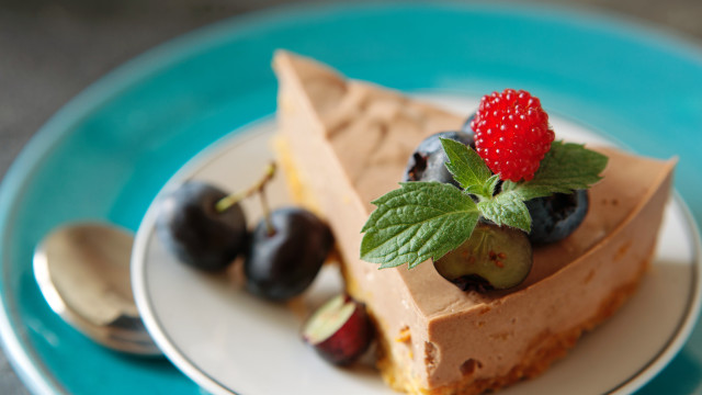 Strawberry shortcake pastel food photography free wallpaper for desktop - medium preview image