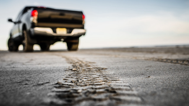 Truck tire tracks tiltshift blurry free wallpaper for desktop - medium preview image