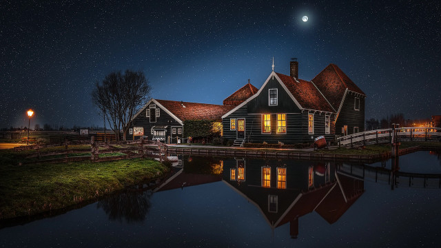 House pond lighthouse fullmoon night free wallpaper for desktop - medium preview image