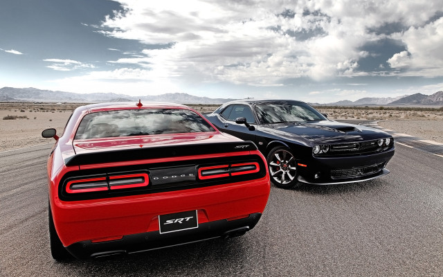 Desert cars cloudy sky black free wallpaper for desktop - medium preview image