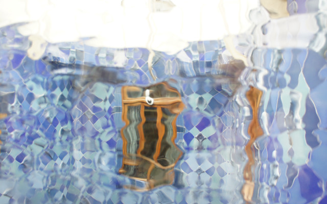 Reflection building clock cubist bathtub free wallpaper for desktop - medium preview image