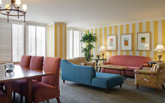 Livingroom furniture bigwindow blinds table free wallpaper for desktop - medium preview image