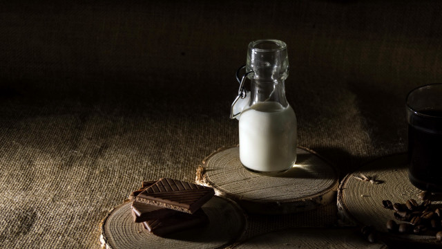 Milk chocolate coffee table photorealism free wallpaper for desktop - medium preview image