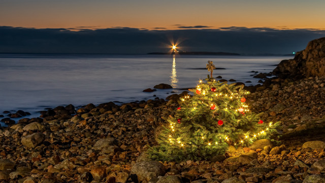 Christmas tree beach lighthouse lights free wallpaper for desktop - medium preview image