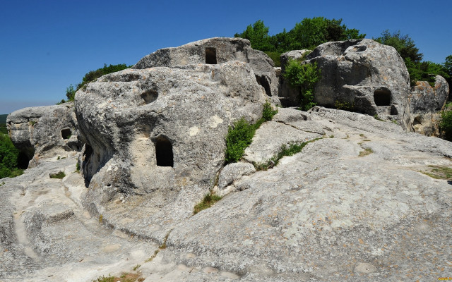 Rock formation forest cliff panorama free wallpaper for desktop - medium preview image