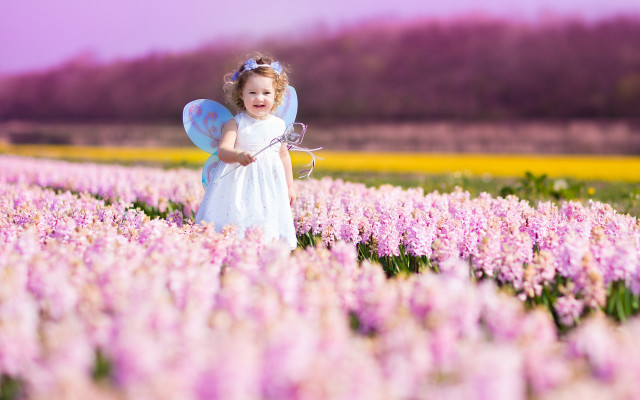 Little girl flower crown toy free wallpaper for desktop - medium preview image